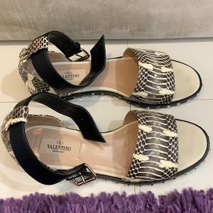 Valentino Garavani Soul Rockstud Sandals Size 36